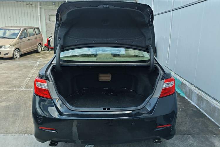 Used Toyota Camry 2013 2.5G Comfort Edition Trunk