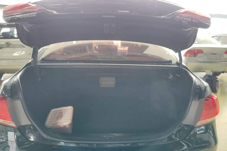 Used Toyota Camry 2013 200G Classic Luxury Edition Trunk
