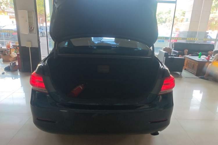 Used Toyota Camry 2013 200E Classic Elite Edition Trunk
