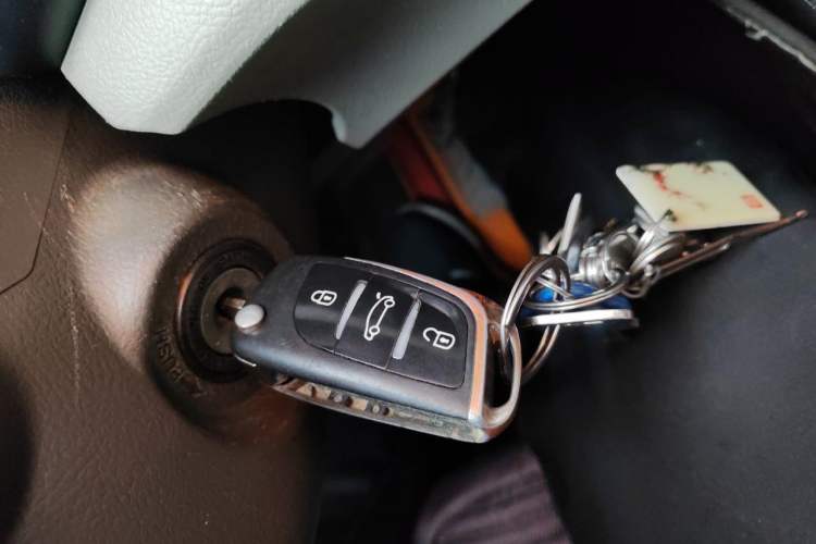 Used Toyota Camry 2013 200E Classic Elite Edition Vehicle Key