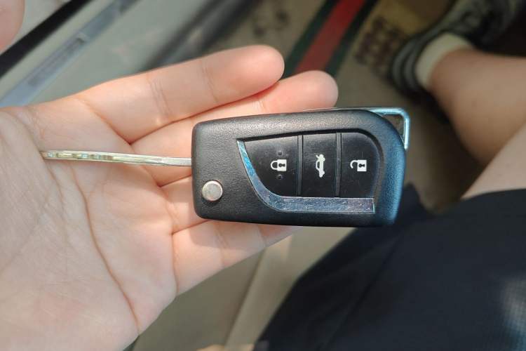 Used Toyota Camry 2013 200E Classic Elite Edition Vehicle Key