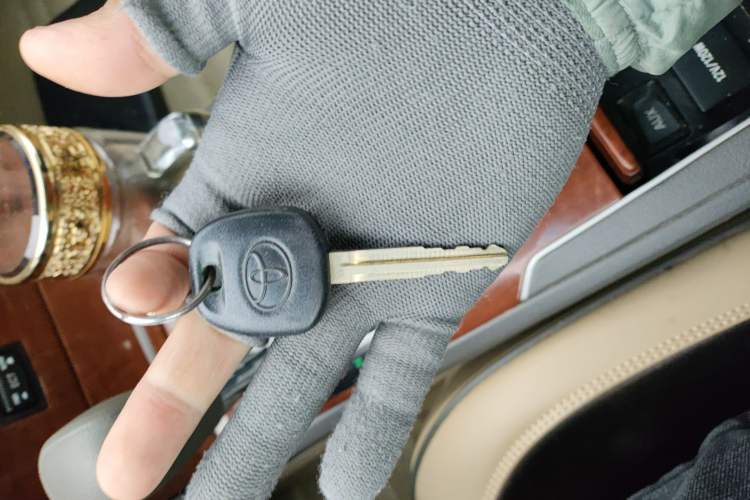 Used Toyota Camry 2013 200E Classic Elite Edition Vehicle Key