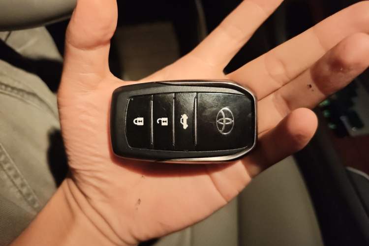 Used Toyota Camry 2013 200G Classic Luxury Edition Vehicle Key