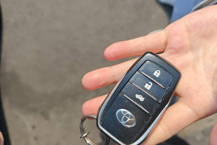 Used Toyota Camry 2013 2.0G Comfort Edition Vehicle Key