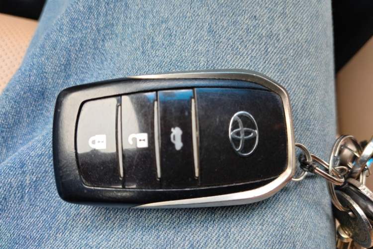 Used Toyota Camry 2013 2.5G Comfort Edition Vehicle Key
