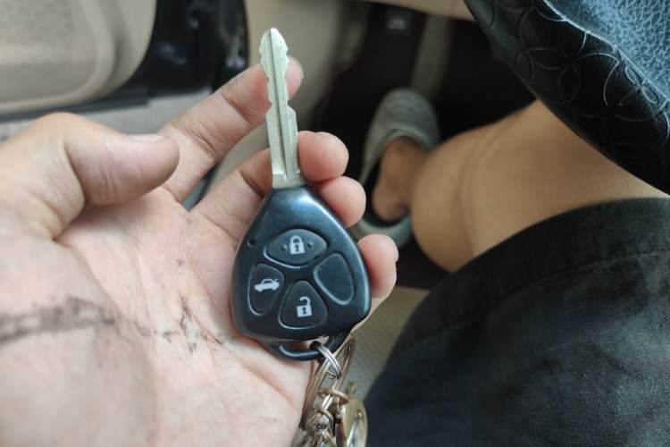 Used Toyota Camry 2013 2.5G Comfort Edition Vehicle Key
