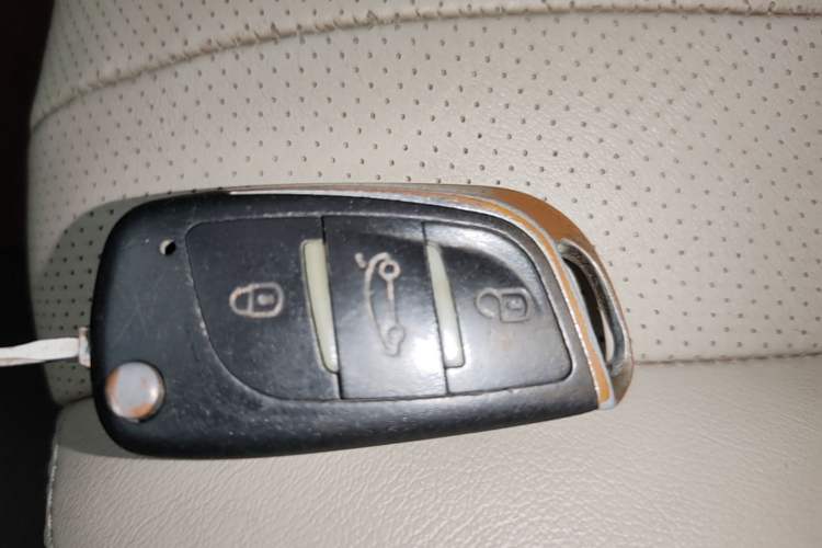 Used Toyota Camry 2013 200G Classic Luxury Edition Vehicle Key
