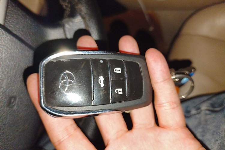 Used Toyota Camry 2013 2.0G Comfort Edition Vehicle Key