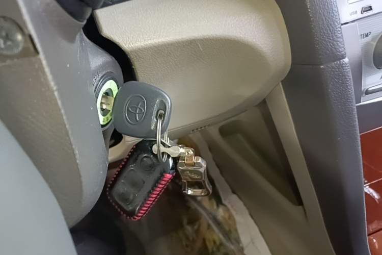 Used Toyota Camry 2013 200E Classic Elite Edition Vehicle Key