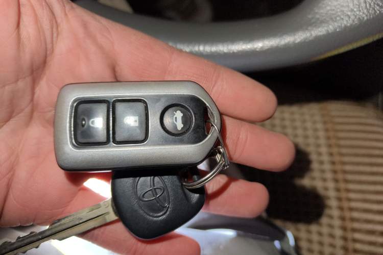 Used Toyota Camry 2013 200E Classic Elite Edition Vehicle Key