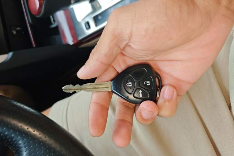Used Toyota Camry 2013 2.0G Comfort Edition Vehicle Key