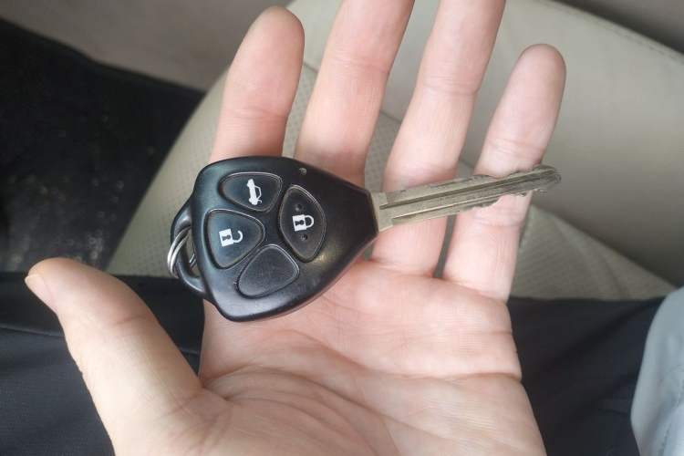 Used Toyota Camry 2013 2.0G Comfort Edition Vehicle Key