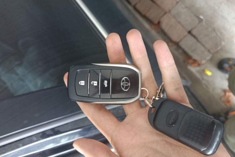 Used Toyota Camry 2013 2.5G Comfort Edition Vehicle Key