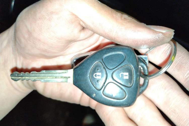 Used Toyota Camry 2013 2.0G Comfort Edition Vehicle Key