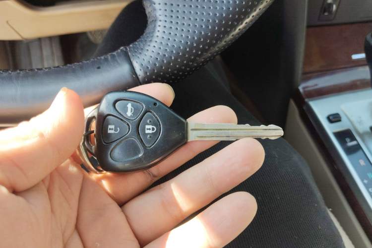 Used Toyota Camry 2013 2.0G Comfort Edition Vehicle Key