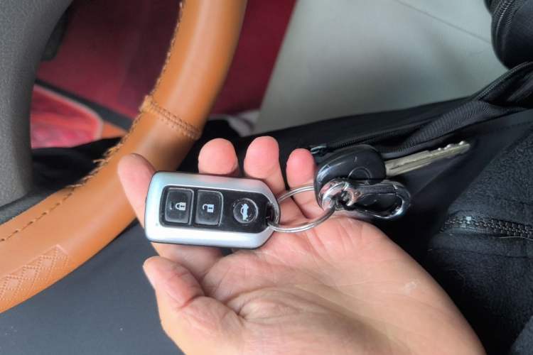 Used Toyota Camry 2013 200E Classic Elite Edition Vehicle Key