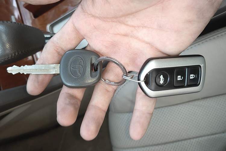 Used Toyota Camry 2013 200G Classic Luxury Edition Vehicle Key