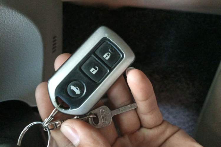 Used Toyota Camry 2013 200G Classic Luxury Edition Vehicle Key