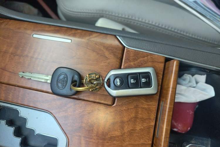 Used Toyota Camry 2013 200G Classic Luxury Edition Vehicle Key