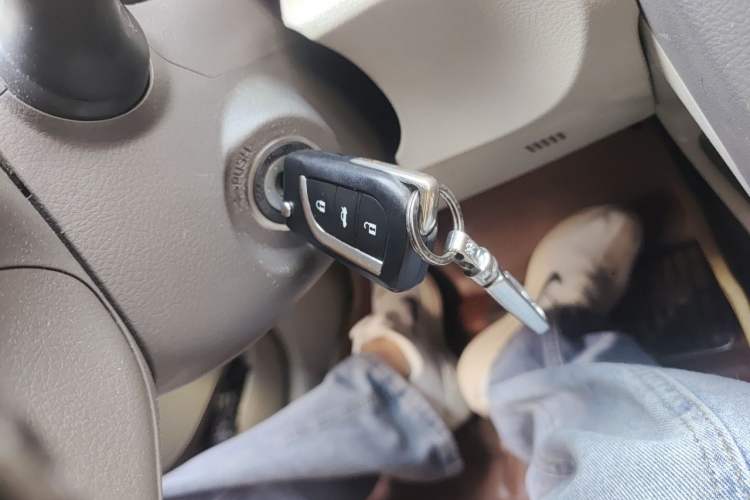Used Toyota Camry 2013 200E Classic Elite Edition Vehicle Key