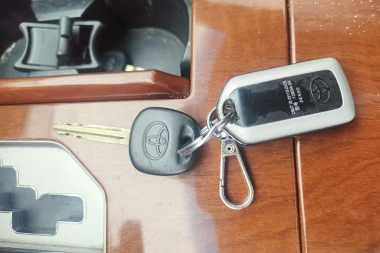 Used Toyota Camry 2013 200E Classic Elite Edition Vehicle Key