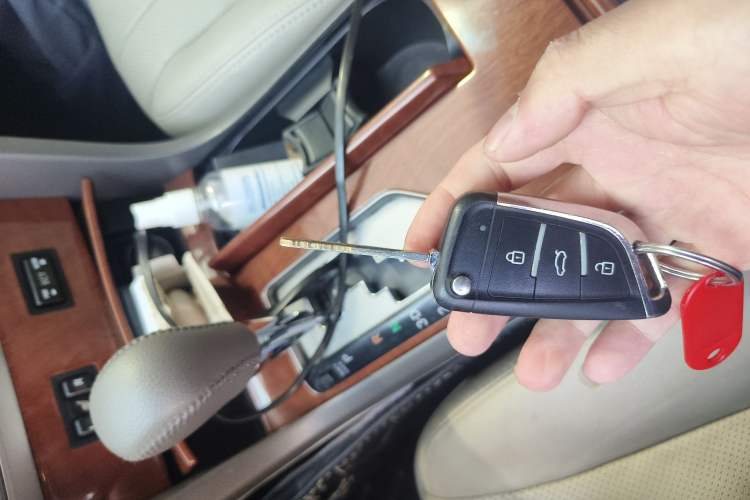 Used Toyota Camry 2013 200G Classic Luxury Edition Vehicle Key