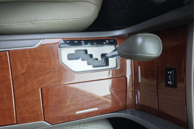 Used Toyota Camry 2013 200E Classic Elite Edition Gear Lever