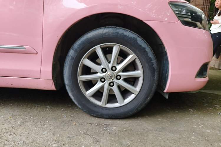 Used Toyota Camry 2013 200G Classic Luxury Edition Right Front Wheel Hub