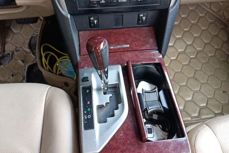 Used Toyota Camry 2013 2.0G Comfort Edition Gear Lever