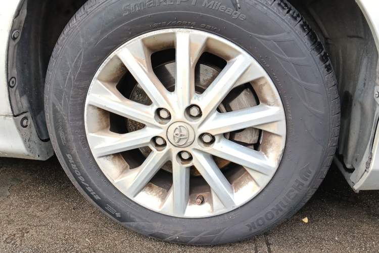 Used Toyota Camry 2013 2.0G Comfort Edition Right Front Wheel Hub