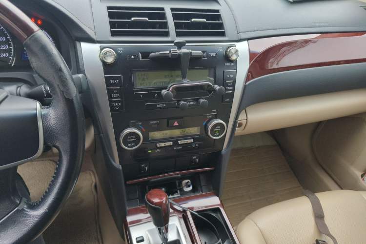 Used Toyota Camry 2013 2.5G Comfort Edition Audio And AC Panel