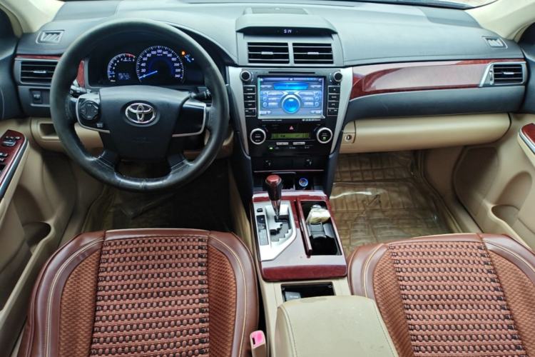 Used Toyota Camry 2013 2.5G Comfort Edition Center Console