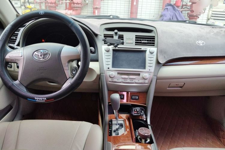 Used Toyota Camry 2013 200G Classic Luxury Edition Center Console