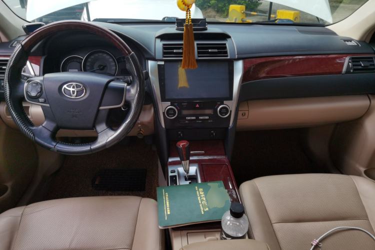 Used Toyota Camry 2013 2.0G Comfort Edition Center Console