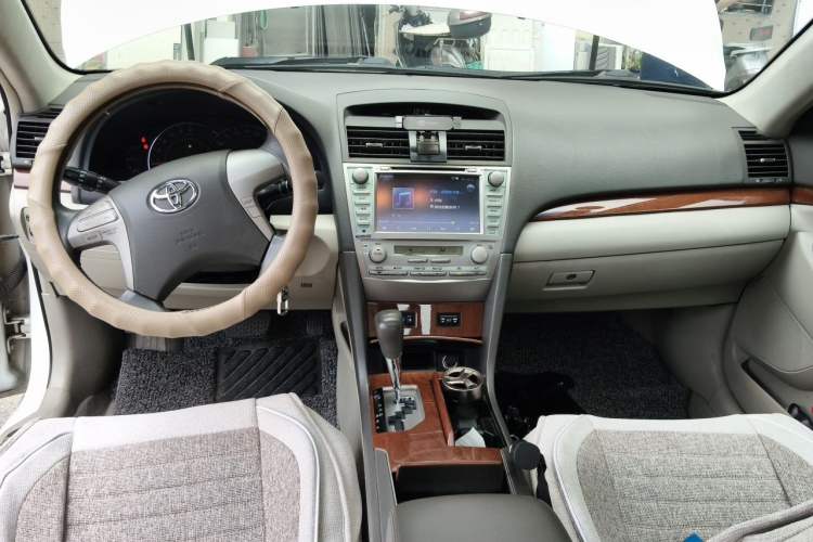 Used Toyota Camry 2013 200G Classic Luxury Edition Center Console
