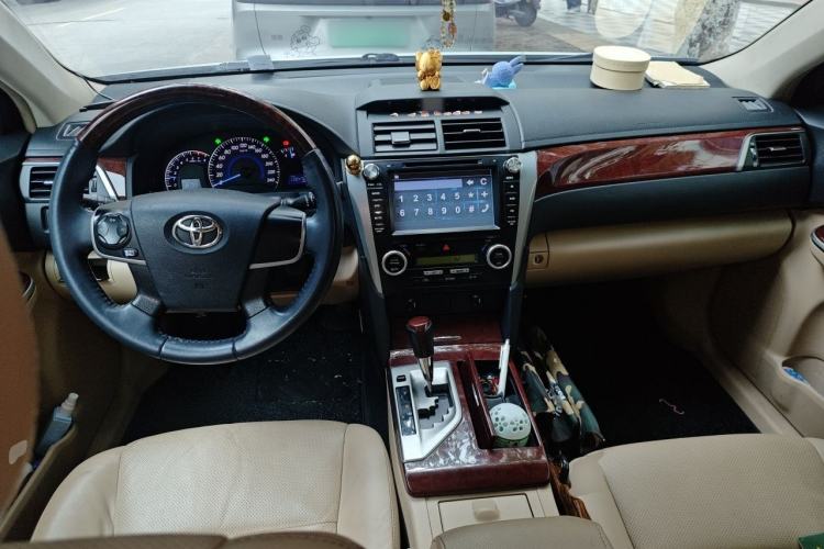 Used Toyota Camry 2013 2.0G Comfort Edition Center Console
