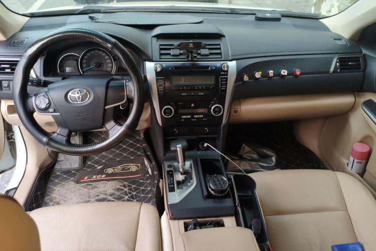 Used Toyota Camry 2013 2.5G Comfort Edition Center Console