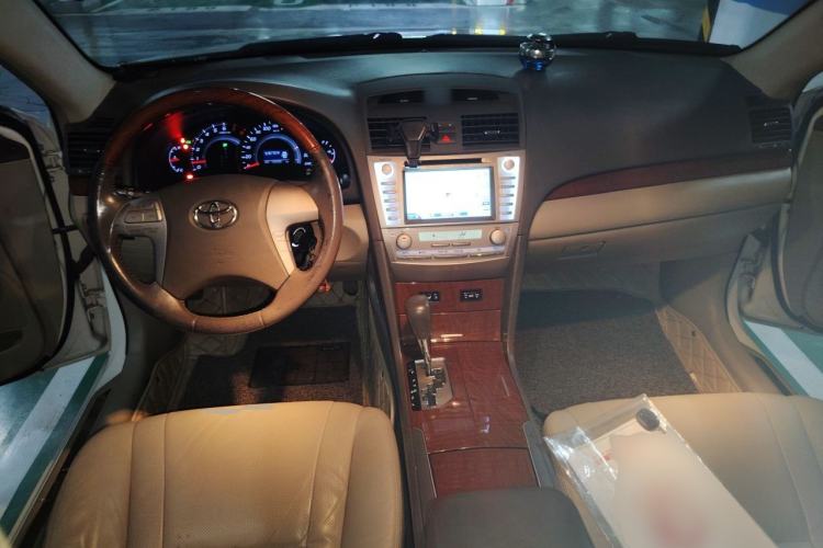 Used Toyota Camry 2013 200G Classic Luxury Edition Center Console