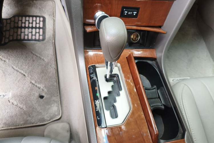 Used Toyota Camry 2013 200E Classic Elite Edition Gear Lever