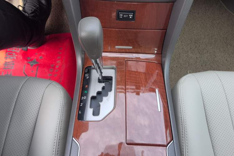 Used Toyota Camry 2013 200E Classic Elite Edition Gear Lever