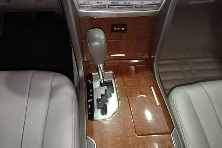 Used Toyota Camry 2013 200E Classic Elite Edition Gear Lever