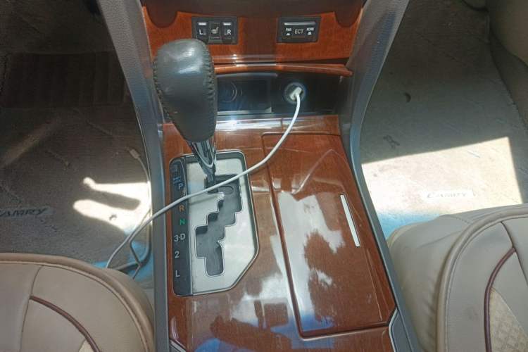 Used Toyota Camry 2013 200G Classic Luxury Edition Gear Lever