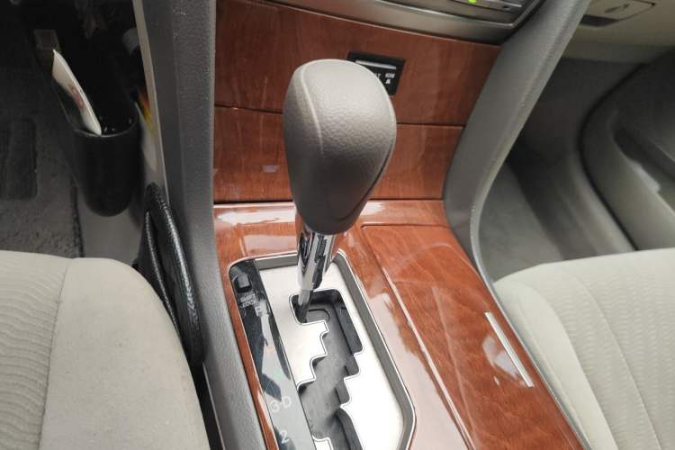 Used Toyota Camry 2013 200E Classic Elite Edition Gear Lever