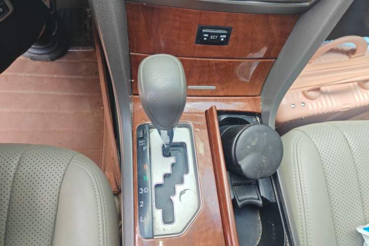 Used Toyota Camry 2013 200E Classic Elite Edition Gear Lever