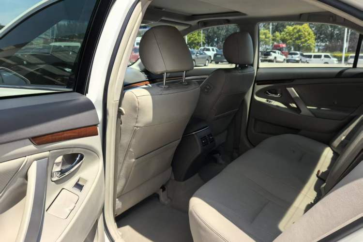 Used Toyota Camry 2013 200G Classic Luxury Edition Interior 2
