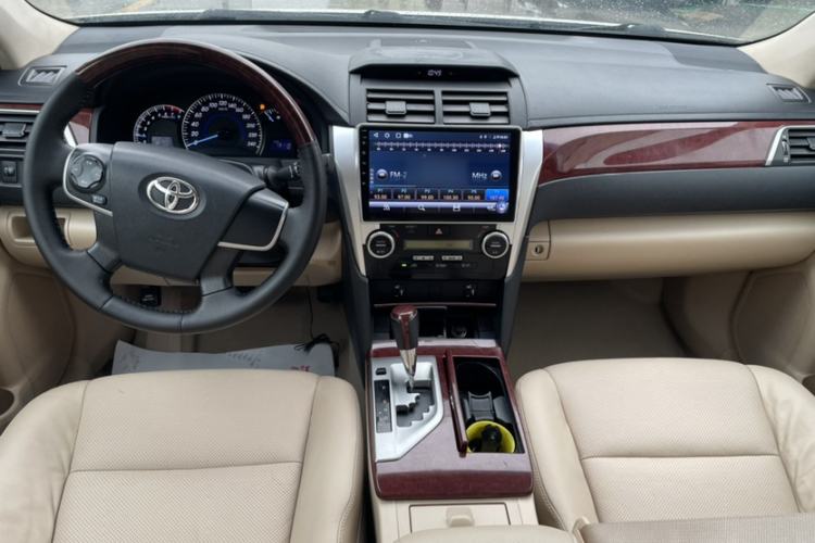 Used Toyota Camry 2013 2.0G Comfort Edition Interior 3