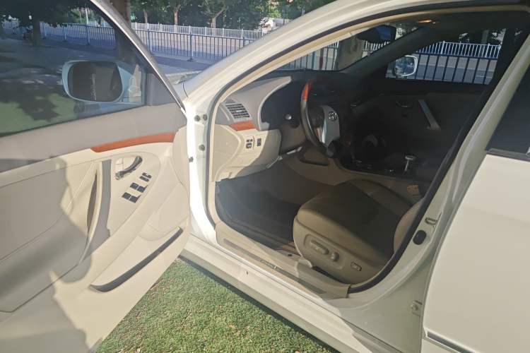 Used Toyota Camry 2013 200G Classic Luxury Edition Interior 3