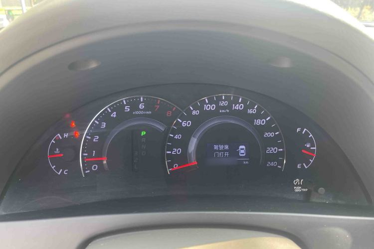 Used Toyota Camry 2013 200G Classic Luxury Edition Interior 4