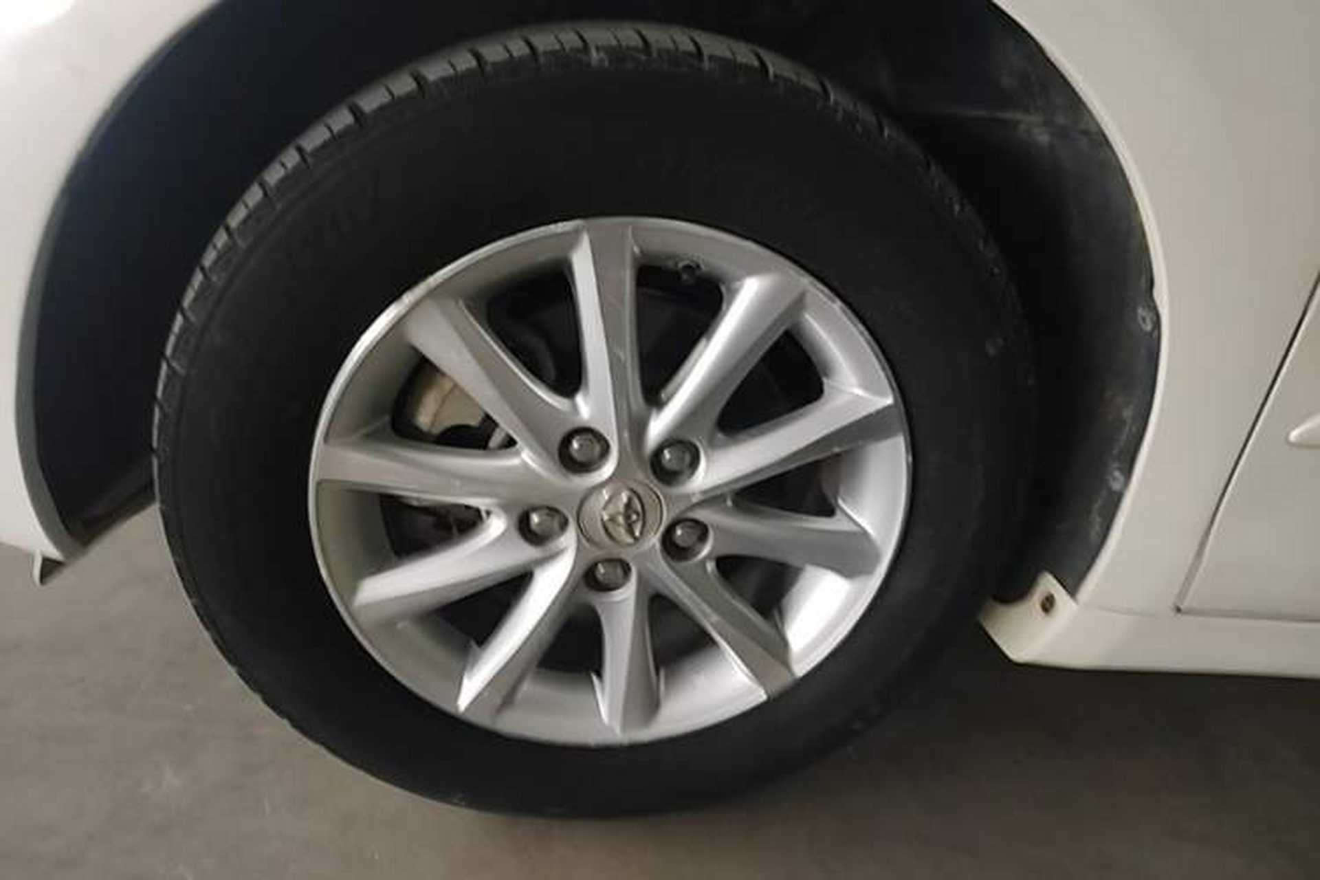 Used Toyota Camry 2013 200G Classic Luxury Edition Left Front Wheel Hub