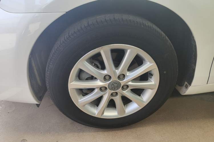 Used Toyota Camry 2013 200G Classic Luxury Edition Left Front Wheel Hub